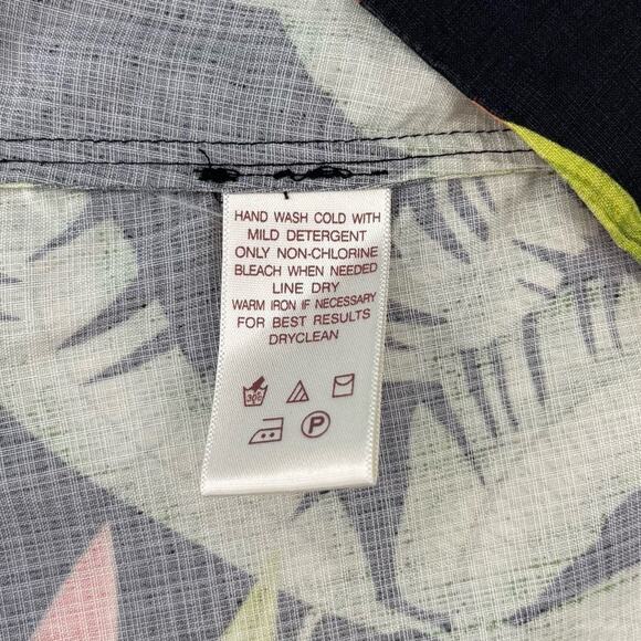 Tommy Bahama Silk Shirt Size S - Picture 6 of 6